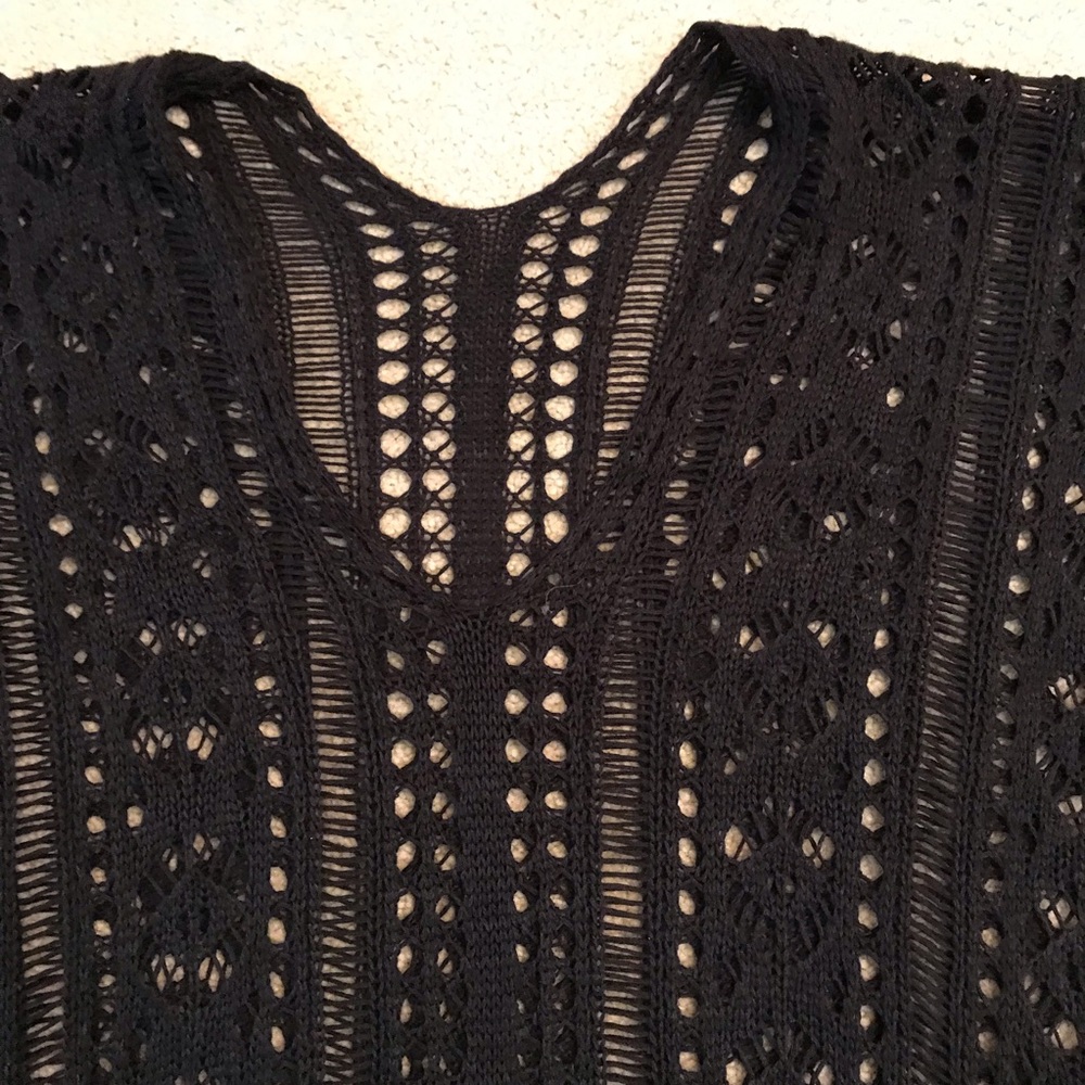 Black Crochet Poncho Beach Cover Up One Size V Neck Open Knit Boho Chic Classic - Picture 4 of 6